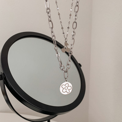 Διπλό γυναικείο κολιέ με μενταγιόν