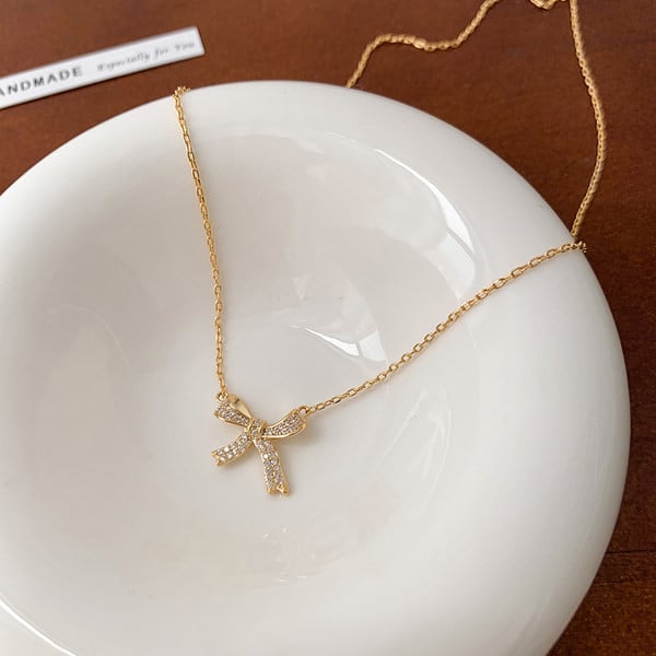 Γυναικείο κολιέ με κορδέλα και διακοσμητικές πέτρες