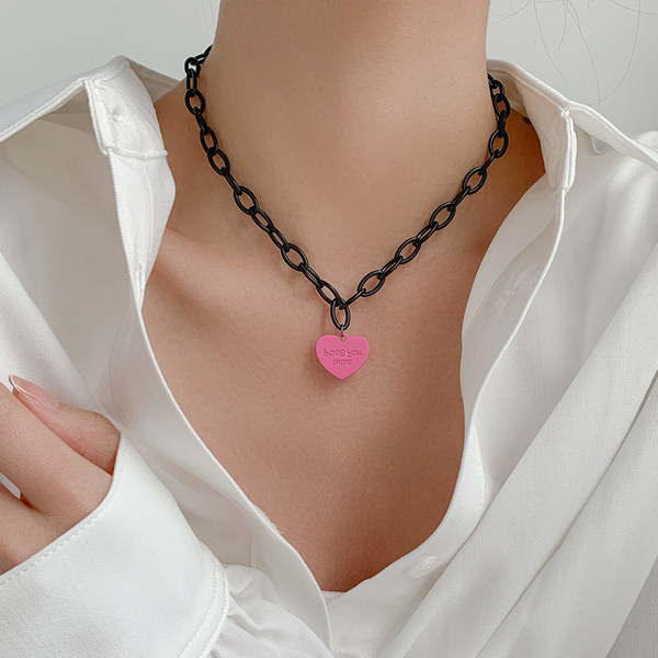 Γυναικείο κολιέ με αλυσίδα και καρδιά