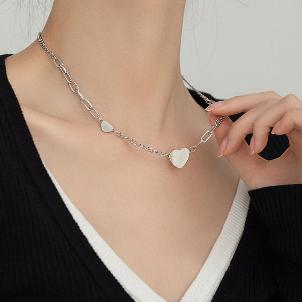 Νέο μοντέλο κολιέ με διακόσμηση καρδιάς για γυναίκες