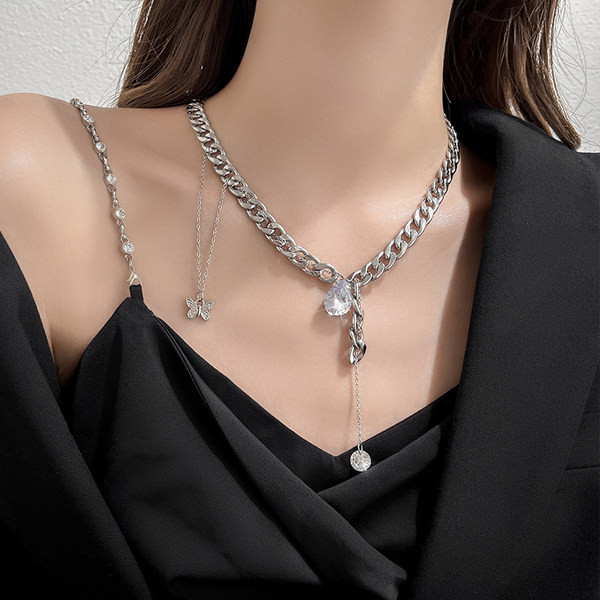 Γυναικείο κολιέ με μενταγιόν και πέτρες