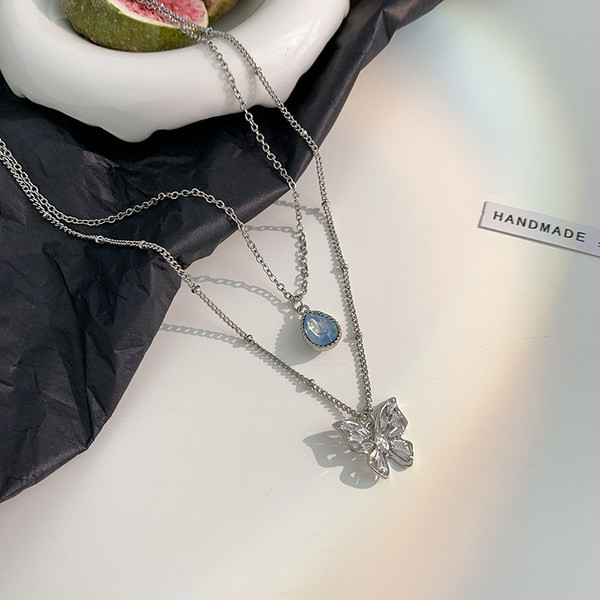 Γυναικείο κολιέ με μενταγιόν - δύο μοντέλα