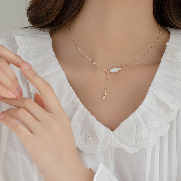 Γυναικείο ντελικάτο κολιέ σε χρυσό χρώμα