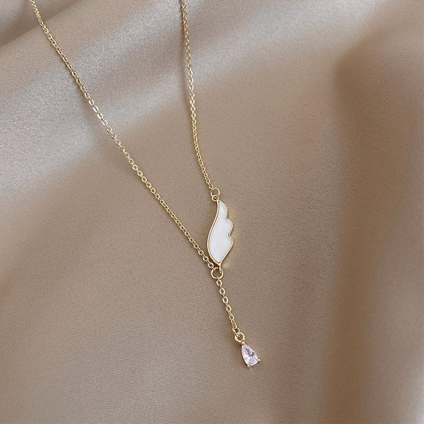 Γυναικείο ντελικάτο κολιέ σε χρυσό χρώμα