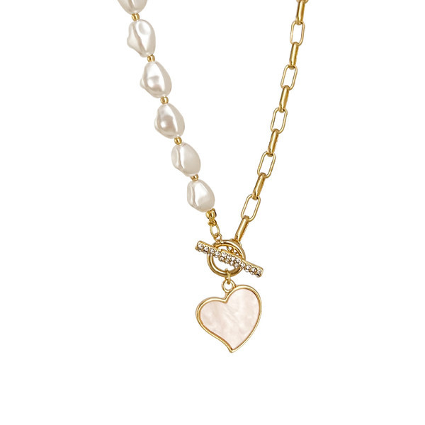 Γυναικείο κολιέ με πέρλες και μενταγιόν καρδιά