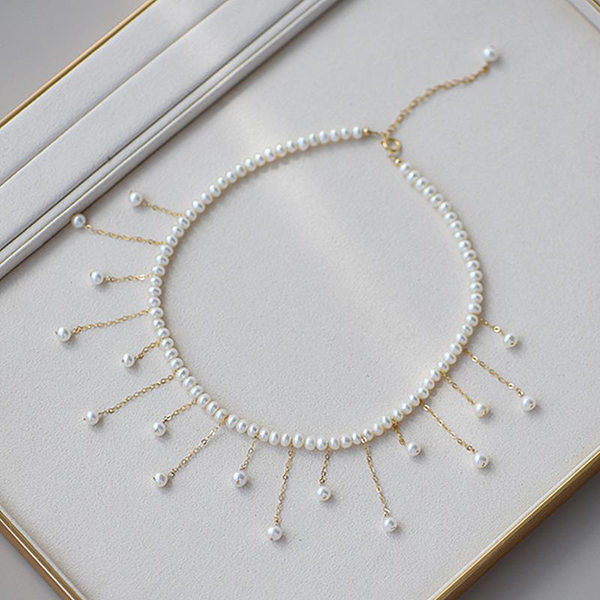 Γυναικείο κομψό κολιέ με πέρλες