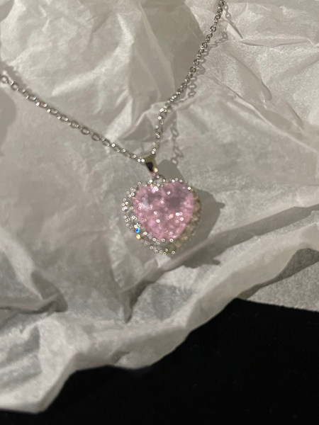 Lanț de damă modern cu pandantiv inimă