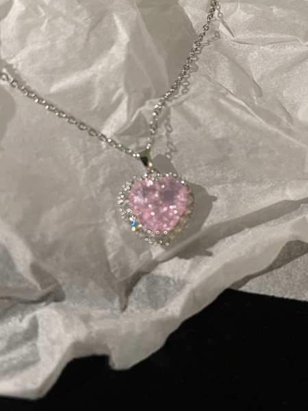 Lanț de damă modern cu pandantiv inimă