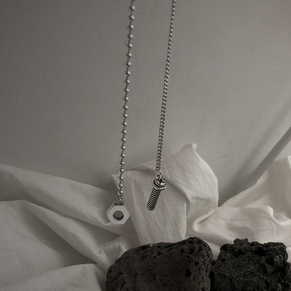 Γυναικείο κολιέ με διακόσμηση με ξηρούς καρπούς