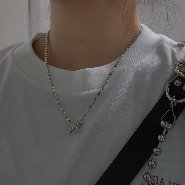 Γυναικείο κολιέ με διακόσμηση με ξηρούς καρπούς