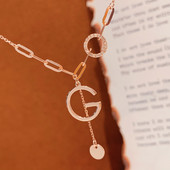 Μοντέρνο γυναικείο λεπτό κολιέ με μενταγιόν