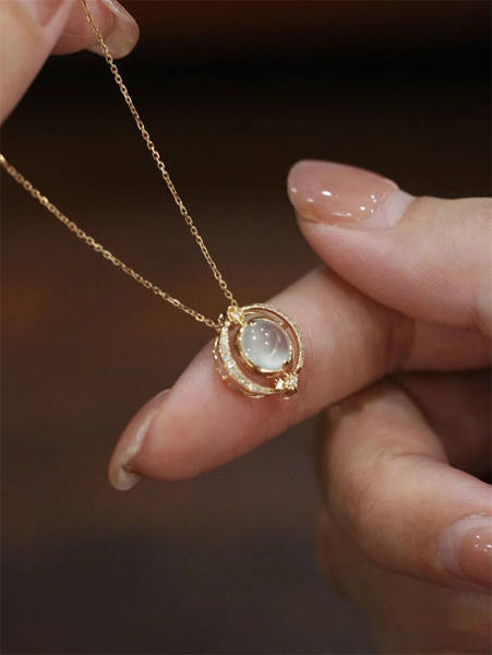 Ženska moderna ogrlica sa kamenčićima