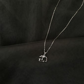 Γυναικείο ντελικάτο κολιέ με διακόσμηση κουνελιού και διακοσμητική πέτρα