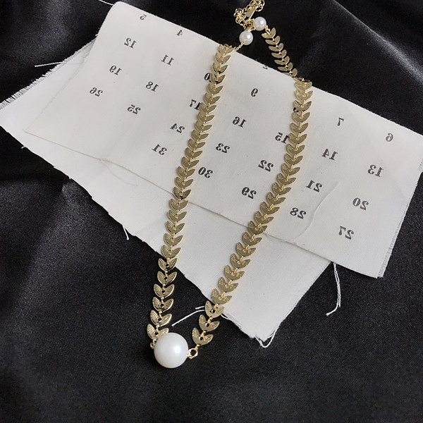 Γυναικείο κομψό κολιέ με πέρλες