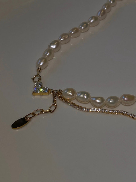Biserna ogrlica s privjeskom