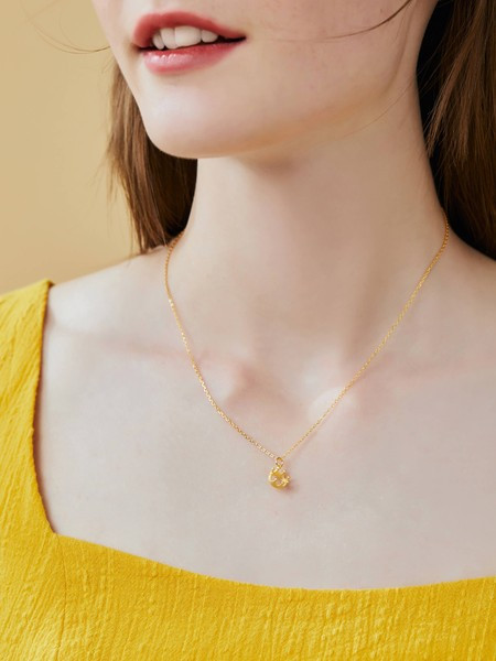 Μοντέρνα λεπτή γυναικεία αλυσίδα με μενταγιόν - χρυσό χρώμα