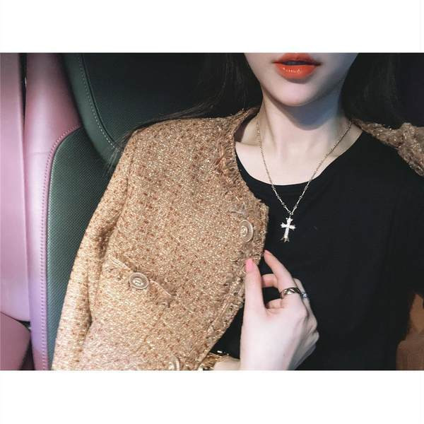 Naiste kividega kaelakee