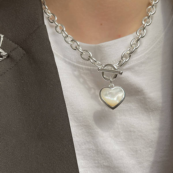 Μοντέρνο γυναικείο κολιέ με καρδιά