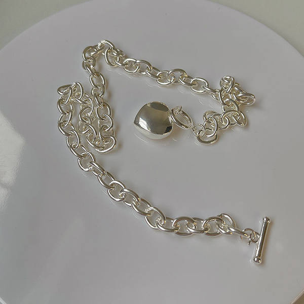 Μοντέρνο γυναικείο κολιέ με καρδιά