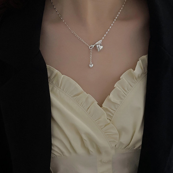 Γυναικείο ασημένιο κολιέ με καρδιές