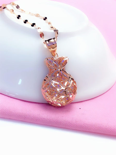 Γυναικείο χρυσό κολιέ με μενταγιόν