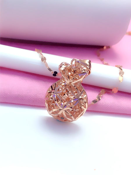 Γυναικείο χρυσό κολιέ με μενταγιόν