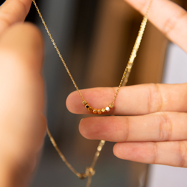 Λεπτό κολιέ σε χρυσό χρώμα