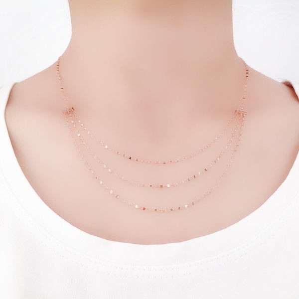 Πολυεπίπεδο γυναικείο κολιέ σε χρυσό χρώμα