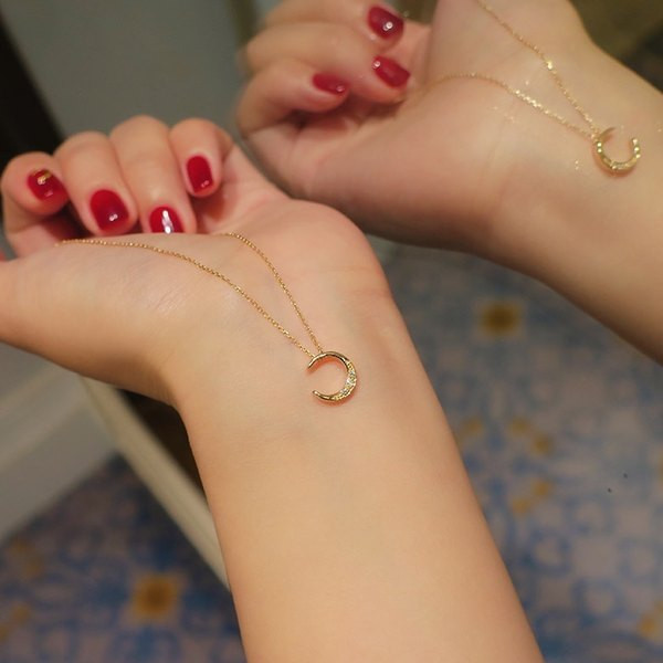 Μοντέρνα γυναικεία αλυσίδα με μενταγιόν - χρυσό και ασημί χρώμα