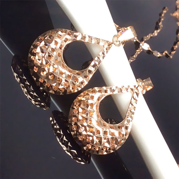 Γυναικείο κομψό κολιέ με διακοσμητικές πέτρες