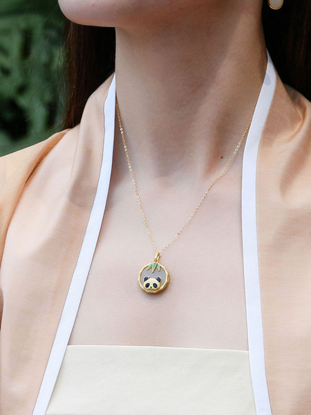 Dnevni tanki lančić s privjeskom