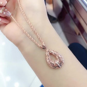 Γυναικείο κολιέ με μενταγιόν - χρυσό χρώμα