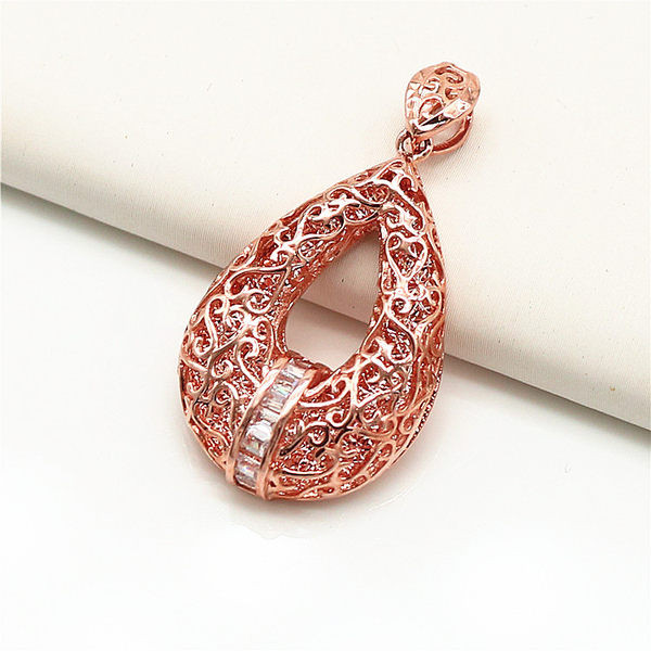 Γυναικείο κολιέ με μενταγιόν - χρυσό χρώμα