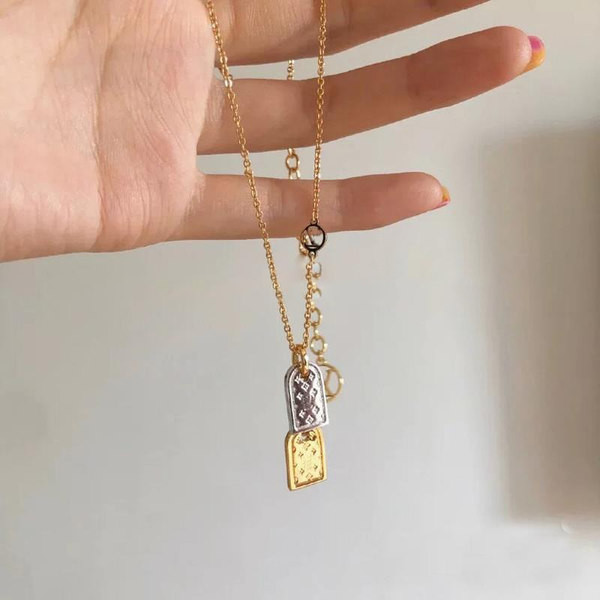 Γυναικείο κολιέ με μενταγιόν σε ασημί και χρυσό χρώμα