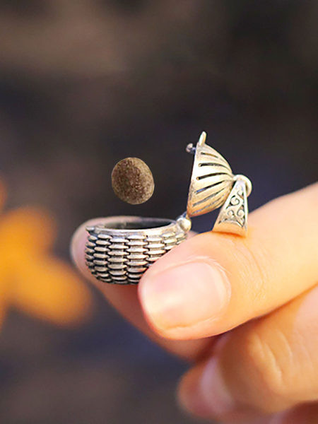 Γυναικείο κολιέ με μενταγιόν - σε ασημί χρώμα