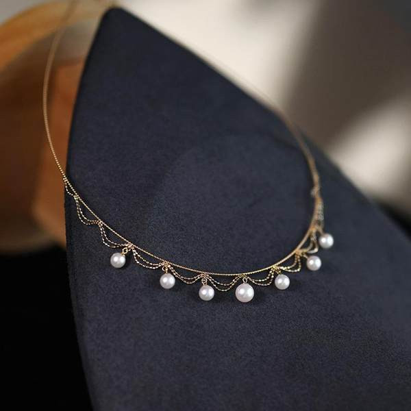 Κομψό κολιέ με πέρλες