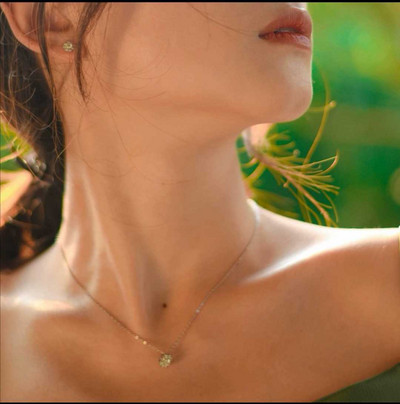 Γυναικεία λεπτή αλυσίδα με μενταγιόν