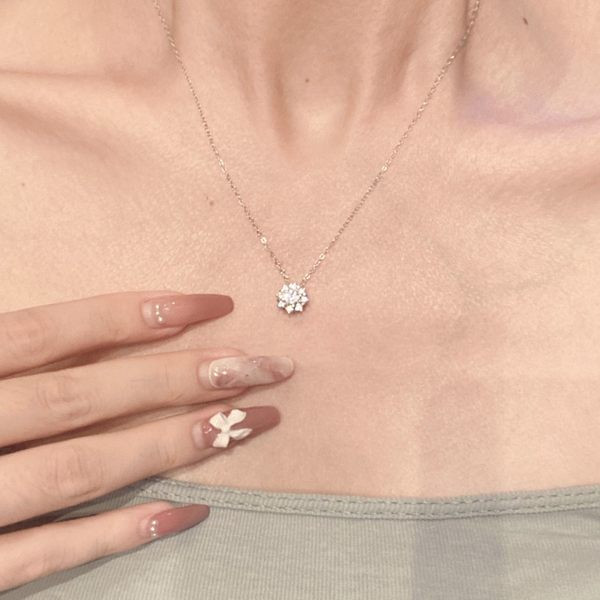 Γυναικεία λεπτή αλυσίδα με μενταγιόν