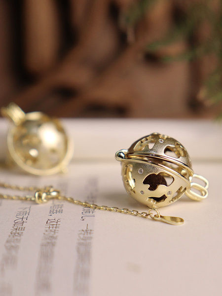 Γυναικείο χρυσό κολιέ με στρογγυλό μενταγιόν