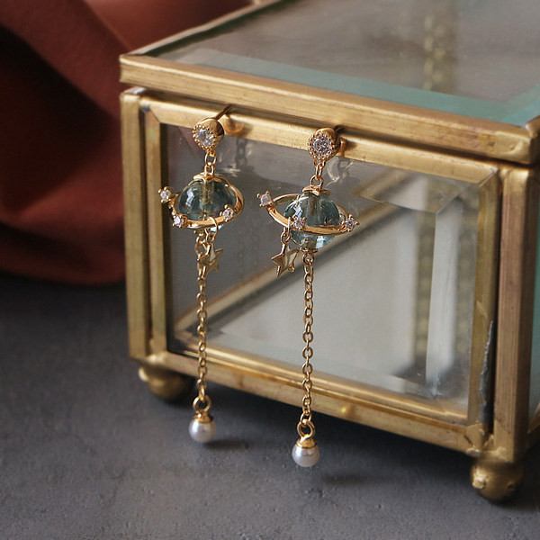 Ženska planetarna ogrlica s ukrasnim kamenčićima