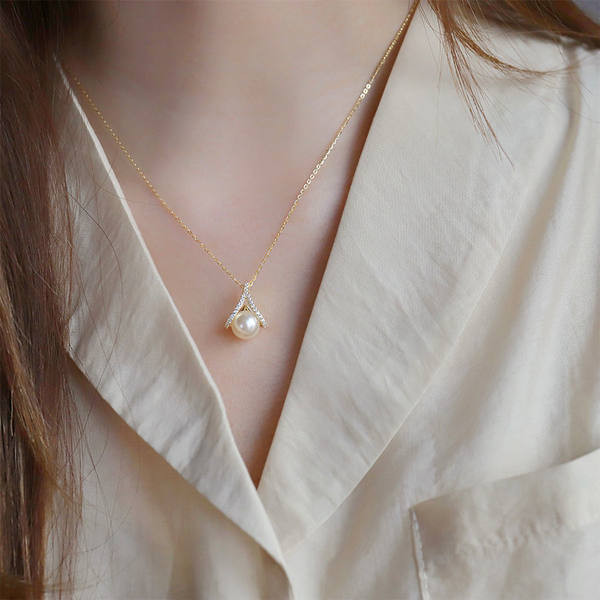 Γυναικείο κολιέ μενταγιόν και πέρλες