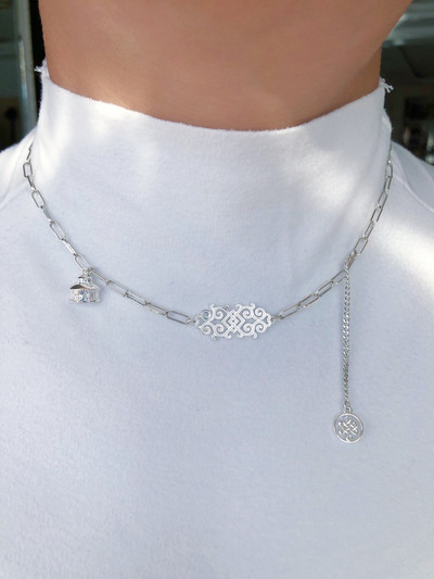 Γυναικείο κολιέ σε ασημί χρώμα - δύο μοντέλα