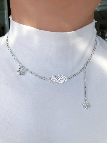 Γυναικείο κολιέ σε ασημί χρώμα - δύο μοντέλα