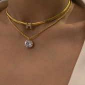 Μοντέρνο γυναικείο κολιέ με πέτρινο μενταγιόν