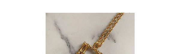 Μοντέρνο γυναικείο κολιέ με μενταγιόν σε χρυσό χρώμα