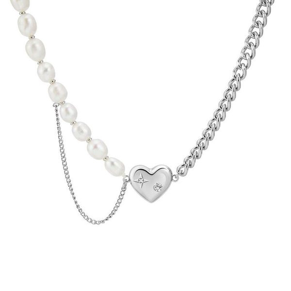 Μοντέρνο γυναικείο κολιέ με πέρλες