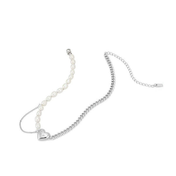 Μοντέρνο γυναικείο κολιέ με πέρλες