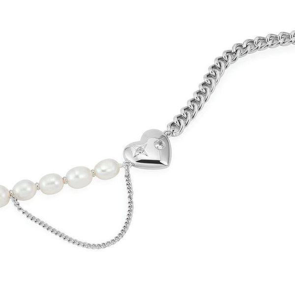 Μοντέρνο γυναικείο κολιέ με πέρλες