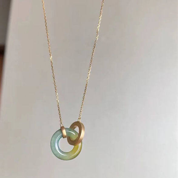 Γυναικείο κολιέ κατάλληλο για καθημερινή χρήση