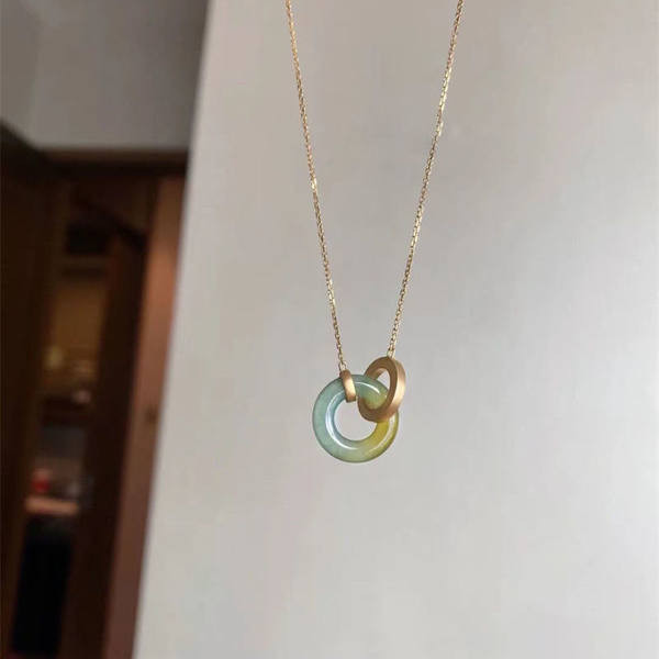 Γυναικείο κολιέ κατάλληλο για καθημερινή χρήση